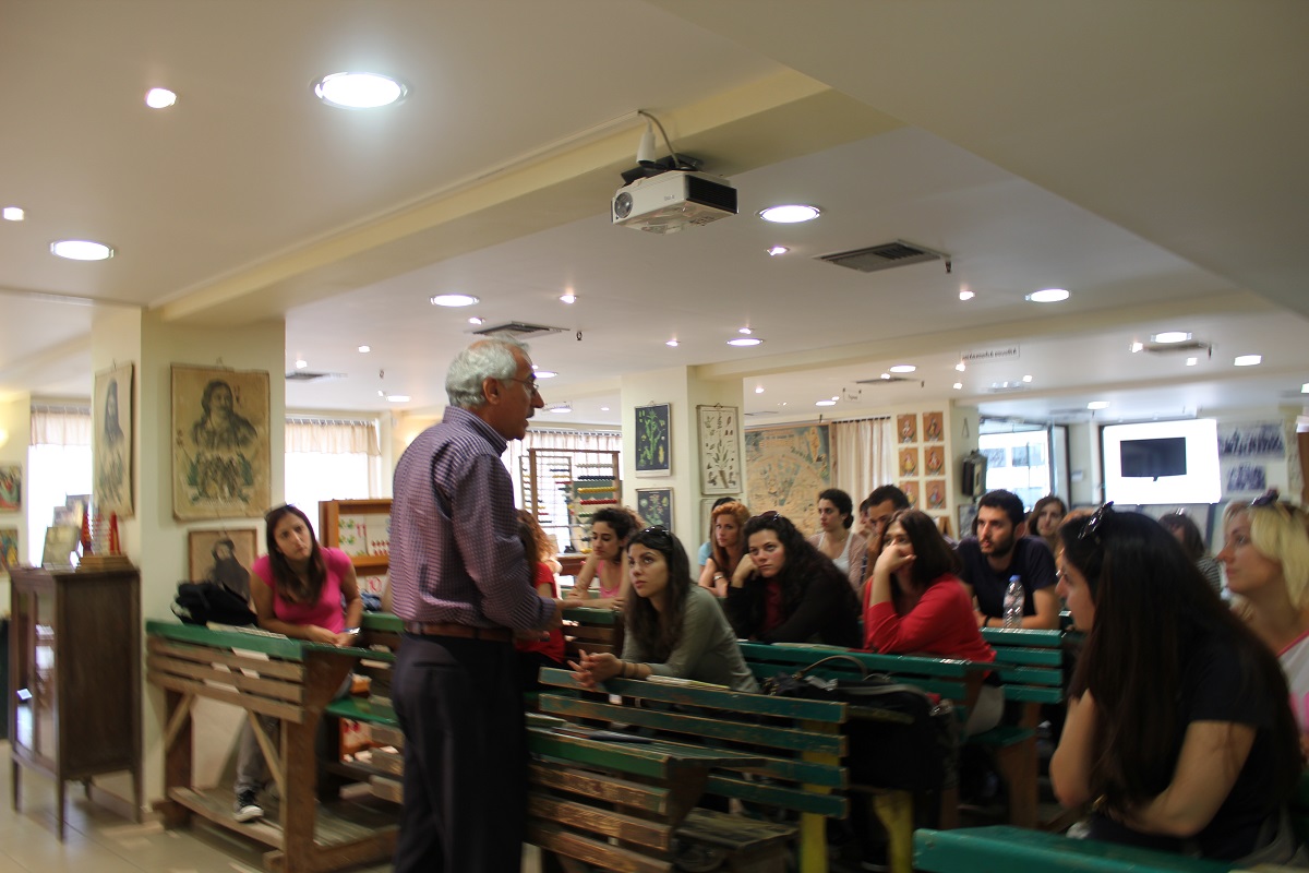 Συναντήσεις φοιτητών/τριών με συνταξιούχους εκπαιδευτικούς